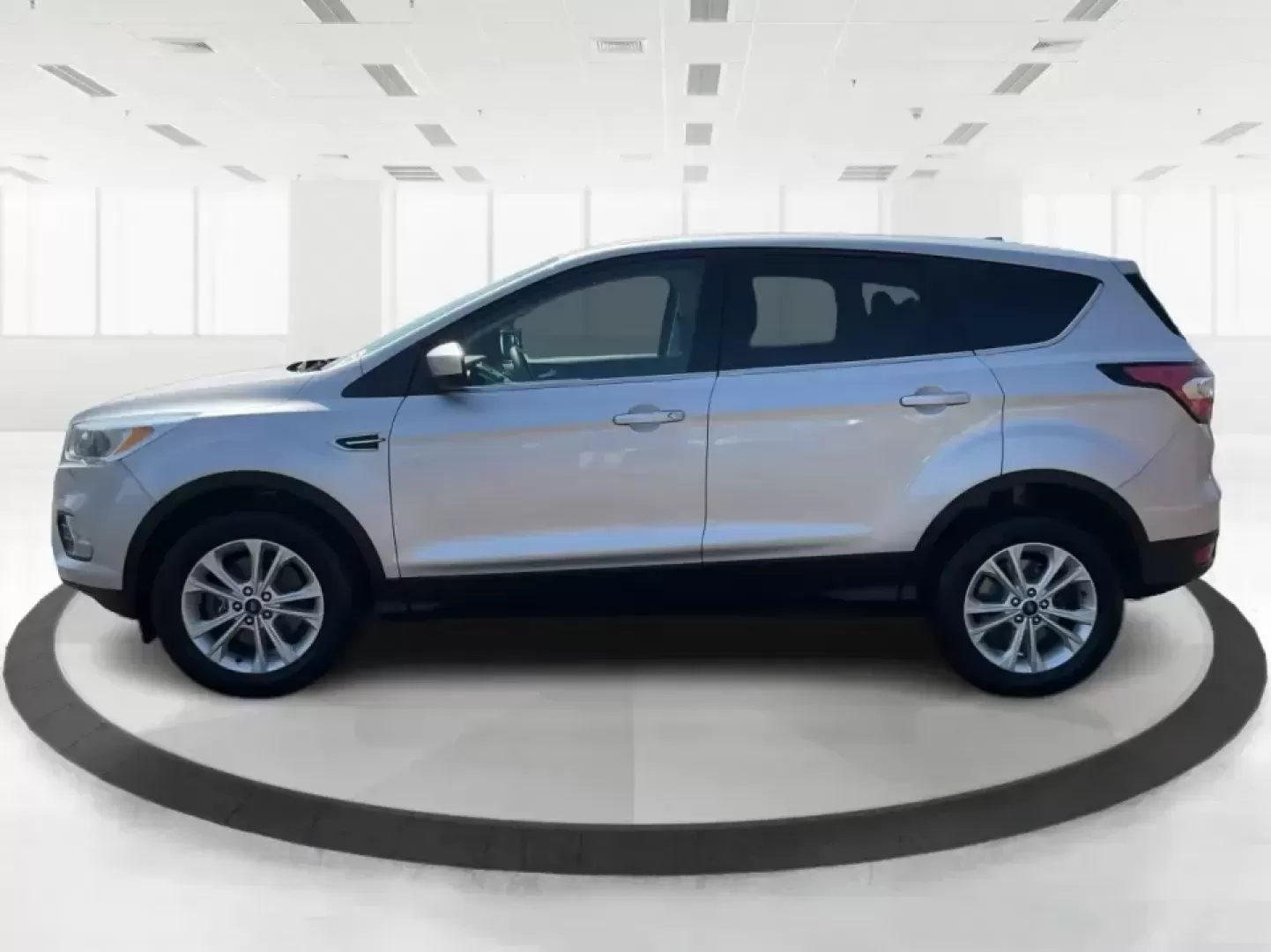 2017 Ford Escape SE (1FMCU9GD4HU) with an 1.5L L4 DOHC 16V engine, 6A transmission, located at 401 Woodman Dr, Riverside, OH, 45431, (937) 908-9800, 39.760899, -84.123421 - **Adventure Awaits in This 2017 Ford Escape SE Perfect for Your Next Journey!**<br /> <br /> If you're looking for a versatile vehicle that meets the needs of an active lifestyle, the 2017 Ford Escape SE is the perfect choice for adventurous families or budget-conscious commuters. With ample room f - Photo#5