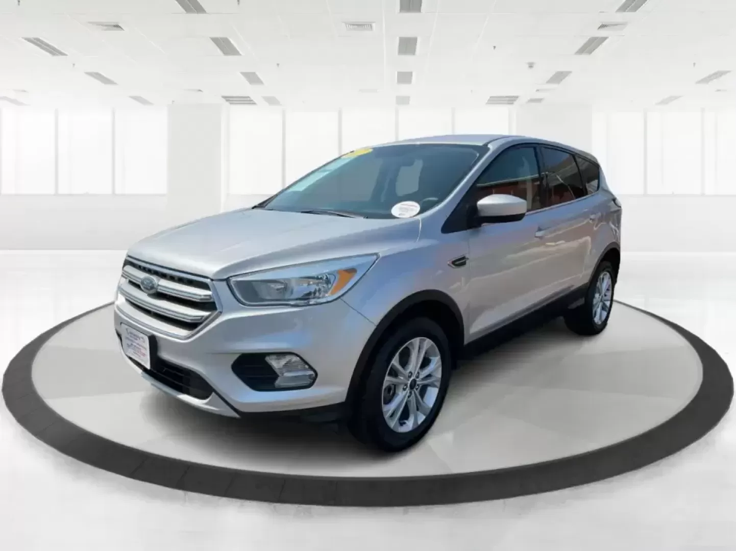 2017 Ford Escape SE (1FMCU9GD4HU) with an 1.5L L4 DOHC 16V engine, 6A transmission, located at 401 Woodman Dr, Riverside, OH, 45431, (937) 908-9800, 39.760899, -84.123421 - **Adventure Awaits in This 2017 Ford Escape SE Perfect for Your Next Journey!**<br /> <br /> If you're looking for a versatile vehicle that meets the needs of an active lifestyle, the 2017 Ford Escape SE is the perfect choice for adventurous families or budget-conscious commuters. With ample room f - Photo#8