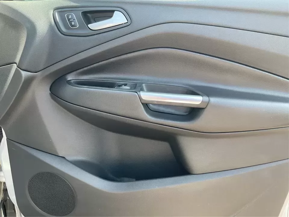 2017 Ford Escape SE (1FMCU9GD4HU) with an 1.5L L4 DOHC 16V engine, 6A transmission, located at 1184 Kauffman Ave, Fairborn, OH, 45324, (937) 908-9800, 39.807072, -84.030914 - **Adventure Awaits in This 2017 Ford Escape SE Perfect for Your Next Journey!**<br /> <br /> If you're looking for a versatile vehicle that meets the needs of an active lifestyle, the 2017 Ford Escape SE is the perfect choice for adventurous families or budget-conscious commuters. With ample room f - Photo#20