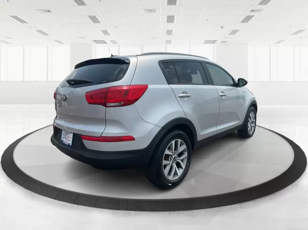 2016 Kia Sportage LX (KNDPBCACXG7) with an Theta II 2.4L I-4 gasoline direct injection engine, located at 1230 East Main St, Xenia, OH, 45385, (937) 908-9800, 39.688026, -83.910172 - Embrace the journey of life with the 2016 Kia Sportage LX, a vehicle designed for those who thrive on adventure and seek comfort in their daily commute. Whether you're navigating the bustling streets of Fairborn, OH, or embarking on a weekend family getaway, this versatile crossover is your perfect - Photo#2