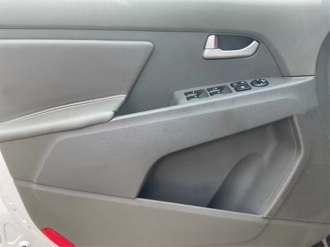 2016 Kia Sportage LX (KNDPBCACXG7) with an Theta II 2.4L I-4 gasoline direct injection engine, located at 1230 East Main St, Xenia, OH, 45385, (937) 908-9800, 39.688026, -83.910172 - Embrace the journey of life with the 2016 Kia Sportage LX, a vehicle designed for those who thrive on adventure and seek comfort in their daily commute. Whether you're navigating the bustling streets of Fairborn, OH, or embarking on a weekend family getaway, this versatile crossover is your perfect - Photo#17