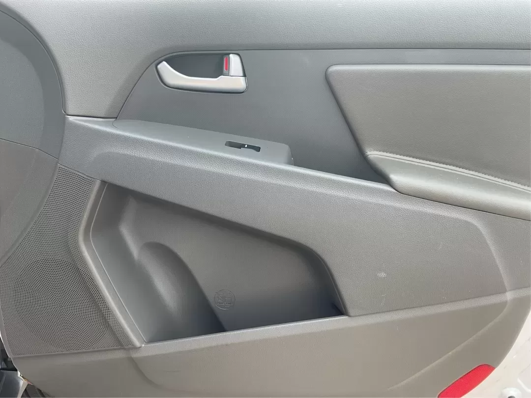 2016 Kia Sportage LX (KNDPBCACXG7) with an Theta II 2.4L I-4 gasoline direct injection engine, located at 1230 East Main St, Xenia, OH, 45385, (937) 908-9800, 39.688026, -83.910172 - Embrace the journey of life with the 2016 Kia Sportage LX, a vehicle designed for those who thrive on adventure and seek comfort in their daily commute. Whether you're navigating the bustling streets of Fairborn, OH, or embarking on a weekend family getaway, this versatile crossover is your perfect - Photo#18