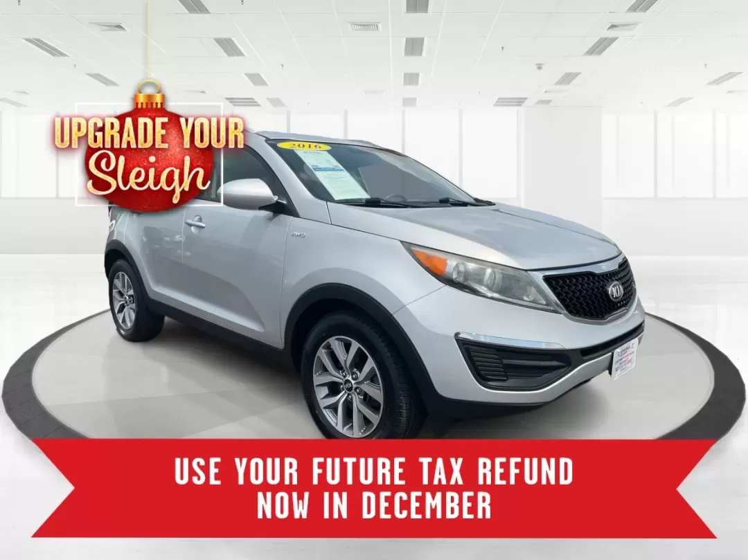 2016 Kia Sportage LX (KNDPBCACXG7) with an Theta II 2.4L I-4 gasoline direct injection engine, located at 1230 East Main St, Xenia, OH, 45385, (937) 908-9800, 39.688026, -83.910172 - Embrace the journey of life with the 2016 Kia Sportage LX, a vehicle designed for those who thrive on adventure and seek comfort in their daily commute. Whether you're navigating the bustling streets of Fairborn, OH, or embarking on a weekend family getaway, this versatile crossover is your perfect - Photo#0