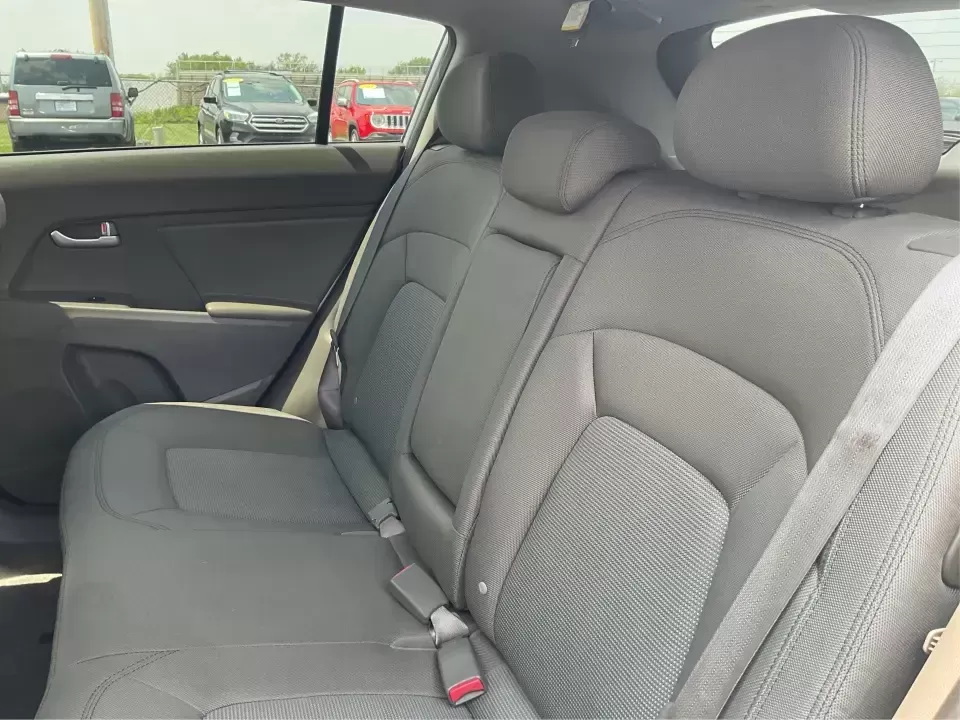 2016 Kia Sportage LX (KNDPBCACXG7) with an Theta II 2.4L I-4 gasoline direct injection engine, 6-Speed Automatic transmission, located at 8750 N County Rd 25A, Piqua, OH, 45356, (937) 908-9800, 40.164391, -84.232513 - Embrace the journey of life with the 2016 Kia Sportage LX, a vehicle designed for those who thrive on adventure and seek comfort in their daily commute. Whether you're navigating the bustling streets of Fairborn, OH, or embarking on a weekend family getaway, this versatile crossover is your perfect - Photo#10