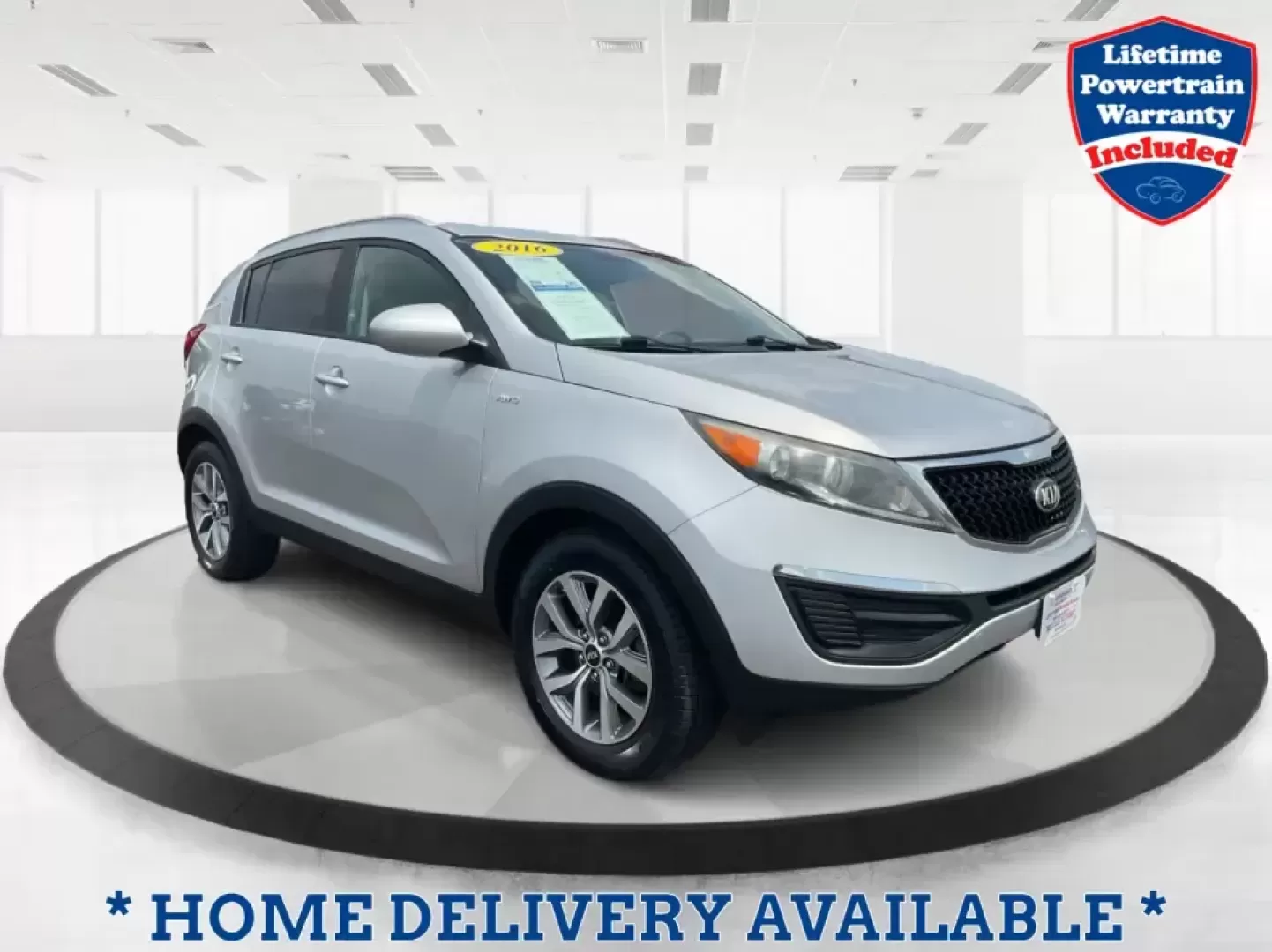 2016 Kia Sportage LX (KNDPBCACXG7) with an Theta II 2.4L I-4 gasoline direct injection engine, 6-Speed Automatic transmission, located at 1230 East Main St, Xenia, OH, 45385, (937) 908-9800, 39.688026, -83.910172 - Embrace the journey of life with the 2016 Kia Sportage LX, a vehicle designed for those who thrive on adventure and seek comfort in their daily commute. Whether you're navigating the bustling streets of Fairborn, OH, or embarking on a weekend family getaway, this versatile crossover is your perfect - Photo#0