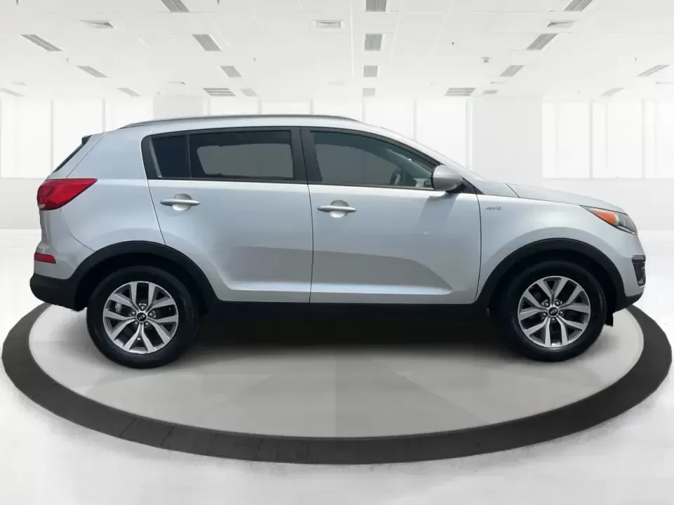 2016 Kia Sportage LX (KNDPBCACXG7) with an Theta II 2.4L I-4 gasoline direct injection engine, 6-Speed Automatic transmission, located at 1230 East Main St, Xenia, OH, 45385, (937) 908-9800, 39.688026, -83.910172 - Embrace the journey of life with the 2016 Kia Sportage LX, a vehicle designed for those who thrive on adventure and seek comfort in their daily commute. Whether you're navigating the bustling streets of Fairborn, OH, or embarking on a weekend family getaway, this versatile crossover is your perfect - Photo#1