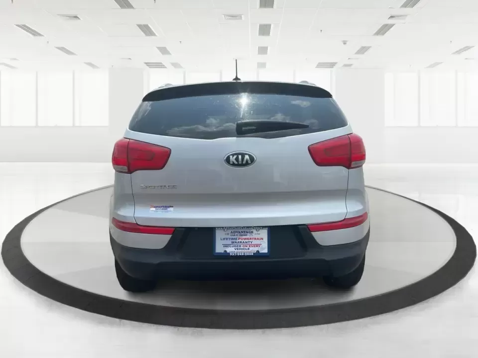2016 Kia Sportage LX (KNDPBCACXG7) with an Theta II 2.4L I-4 gasoline direct injection engine, 6-Speed Automatic transmission, located at 1230 East Main St, Xenia, OH, 45385, (937) 908-9800, 39.688026, -83.910172 - Embrace the journey of life with the 2016 Kia Sportage LX, a vehicle designed for those who thrive on adventure and seek comfort in their daily commute. Whether you're navigating the bustling streets of Fairborn, OH, or embarking on a weekend family getaway, this versatile crossover is your perfect - Photo#3