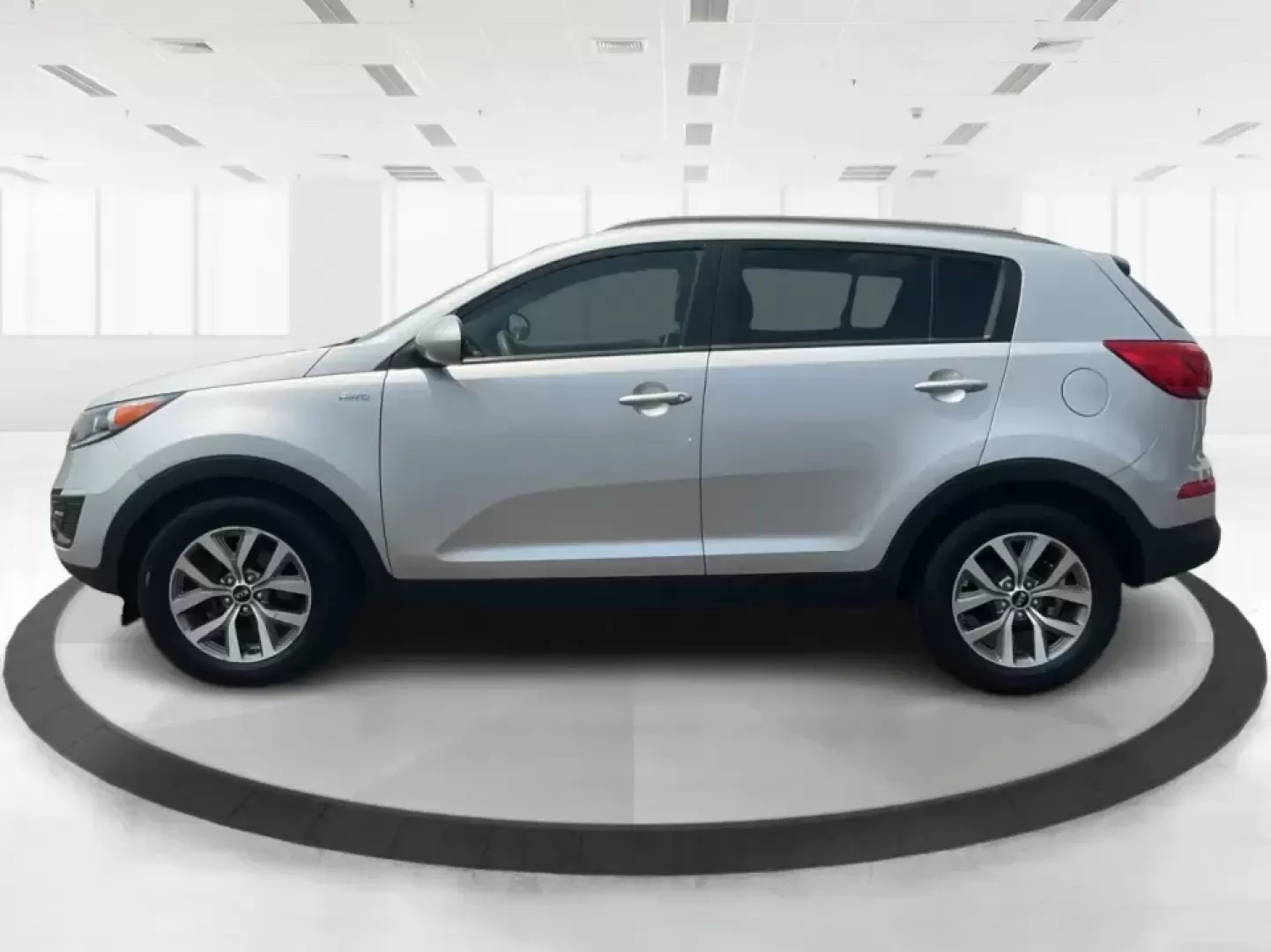 2016 Kia Sportage LX (KNDPBCACXG7) with an Theta II 2.4L I-4 gasoline direct injection engine, 6-Speed Automatic transmission, located at 1230 East Main St, Xenia, OH, 45385, (937) 908-9800, 39.688026, -83.910172 - Embrace the journey of life with the 2016 Kia Sportage LX, a vehicle designed for those who thrive on adventure and seek comfort in their daily commute. Whether you're navigating the bustling streets of Fairborn, OH, or embarking on a weekend family getaway, this versatile crossover is your perfect - Photo#5