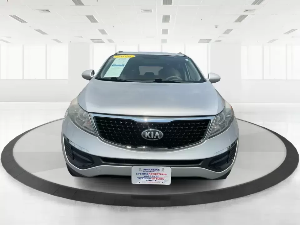2016 Kia Sportage LX (KNDPBCACXG7) with an Theta II 2.4L I-4 gasoline direct injection engine, 6-Speed Automatic transmission, located at 1230 East Main St, Xenia, OH, 45385, (937) 908-9800, 39.688026, -83.910172 - Embrace the journey of life with the 2016 Kia Sportage LX, a vehicle designed for those who thrive on adventure and seek comfort in their daily commute. Whether you're navigating the bustling streets of Fairborn, OH, or embarking on a weekend family getaway, this versatile crossover is your perfect - Photo#7