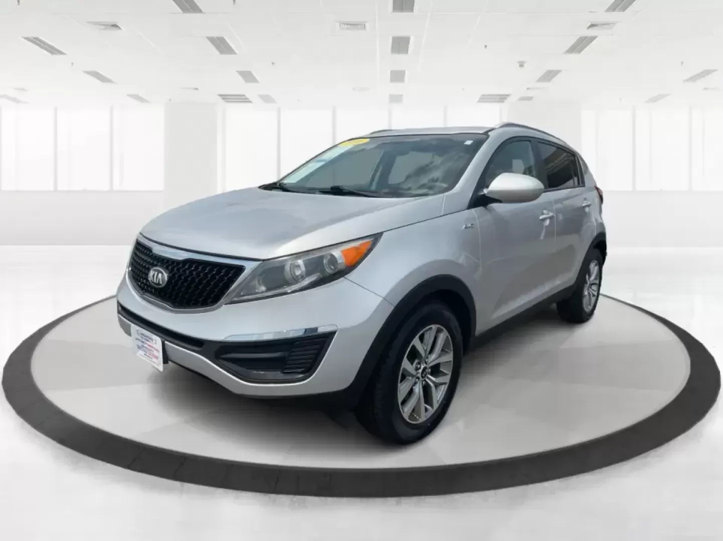 2016 Kia Sportage LX (KNDPBCACXG7) with an Theta II 2.4L I-4 gasoline direct injection engine, 6-Speed Automatic transmission, located at 1230 East Main St, Xenia, OH, 45385, (937) 908-9800, 39.688026, -83.910172 - Embrace the journey of life with the 2016 Kia Sportage LX, a vehicle designed for those who thrive on adventure and seek comfort in their daily commute. Whether you're navigating the bustling streets of Fairborn, OH, or embarking on a weekend family getaway, this versatile crossover is your perfect - Photo#8