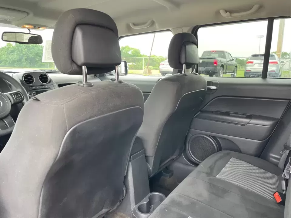 2016 Jeep Patriot Sport (1C4NJPBAXGD) with an 2.0L L4 DOHC 16V engine, Automatic transmission, located at 1184 Kauffman Ave, Fairborn, OH, 45324, (937) 908-9800, 39.807072, -84.030914 - **Explore New Adventures with the 2016 Jeep Patriot Sport SUV at Advantage Car and Credit in Fairborn, OH!**<br /> <br /> Are you ready to elevate your lifestyle with a vehicle that complements your adventurous spirit? Whether you're navigating the bustling streets of Fairborn or hitting the trails - Photo#10