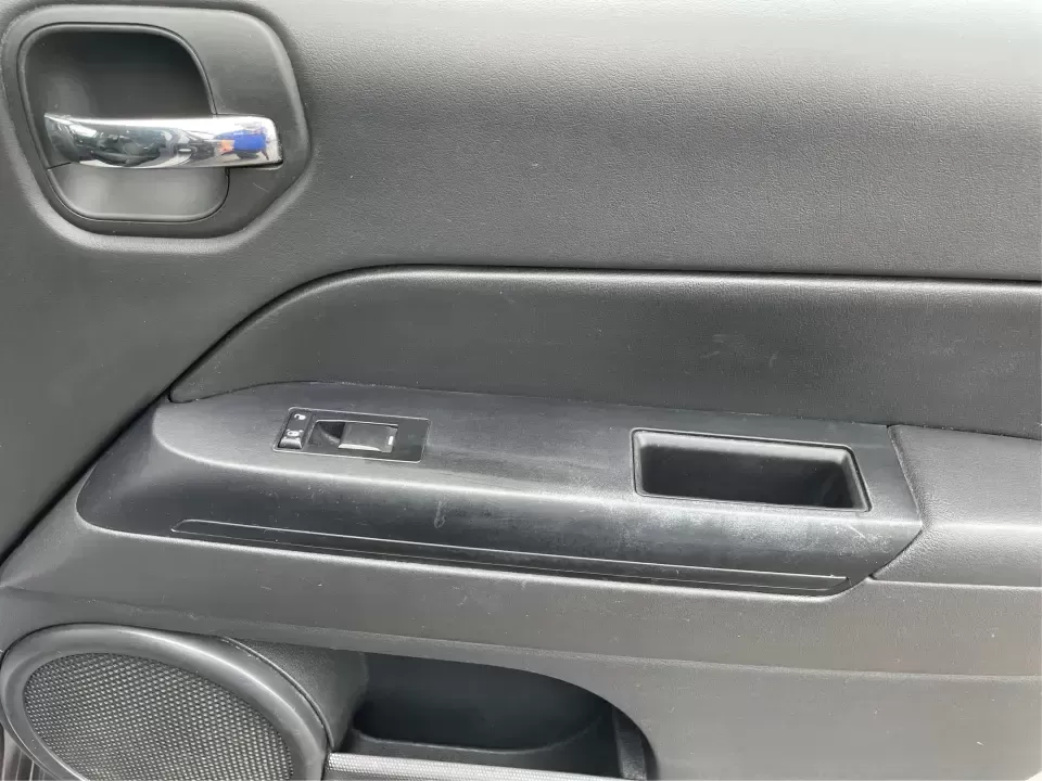 2016 Jeep Patriot Sport (1C4NJPBAXGD) with an 2.0L L4 DOHC 16V engine, Automatic transmission, located at 1184 Kauffman Ave, Fairborn, OH, 45324, (937) 908-9800, 39.807072, -84.030914 - **Explore New Adventures with the 2016 Jeep Patriot Sport SUV at Advantage Car and Credit in Fairborn, OH!**<br /> <br /> Are you ready to elevate your lifestyle with a vehicle that complements your adventurous spirit? Whether you're navigating the bustling streets of Fairborn or hitting the trails - Photo#20