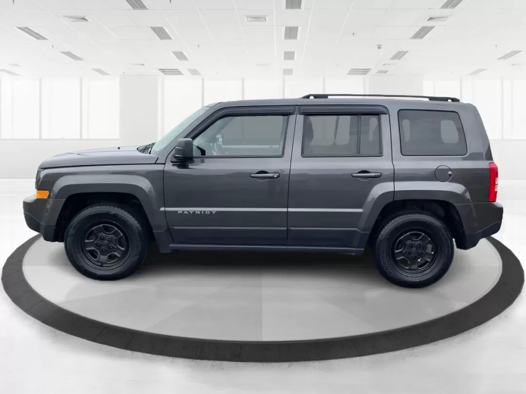 2016 Jeep Patriot Sport (1C4NJPBAXGD) with an Other engine, located at 880 E. National Road, Vandalia, OH, 45377, (937) 908-9800, 39.891918, -84.183594 - **Explore New Adventures with the 2016 Jeep Patriot Sport SUV at Advantage Car and Credit in Fairborn, OH!**<br /> <br /> Are you ready to elevate your lifestyle with a vehicle that complements your adventurous spirit? Whether you're navigating the bustling streets of Fairborn or hitting the trails - Photo#5