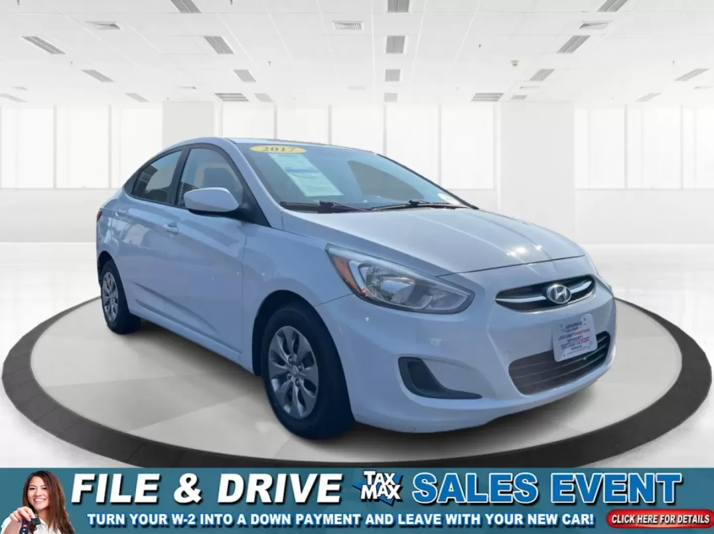 2017 Hyundai Accent SE 4-Door 6A (KMHCT4AE7HU) with an 1.6L L4 DOHC 16V engine, 6-Speed Automatic transmission, located at 1099 N County Rd 25A , Troy, OH, 45373, (937) 908-9800, 40.057079, -84.212883 - Are you searching for a reliable, budget-friendly vehicle that accommodates your busy lifestyle? Look no further than Advantage Car and Credit in Fairborn, OH! We specialize in providing top-notch used vehicles with flexible financing options tailored to fit your needs. Our 2017 Hyundai Accent SE is - Photo#0