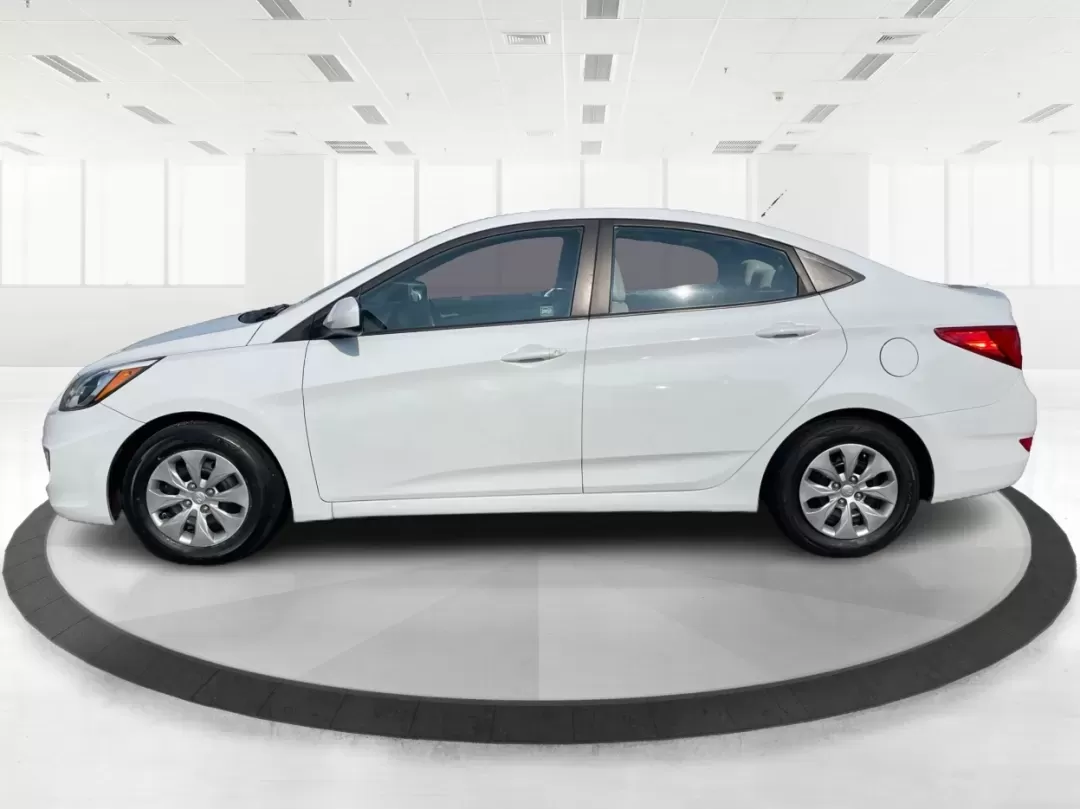 2017 Hyundai Accent SE 4-Door 6A (KMHCT4AE7HU) with an 1.6L L4 DOHC 16V engine, 6-Speed Automatic transmission, located at 1099 N County Rd 25A , Troy, OH, 45373, (937) 908-9800, 40.057079, -84.212883 - Are you searching for a reliable, budget-friendly vehicle that accommodates your busy lifestyle? Look no further than Advantage Car and Credit in Fairborn, OH! We specialize in providing top-notch used vehicles with flexible financing options tailored to fit your needs. Our 2017 Hyundai Accent SE is - Photo#5