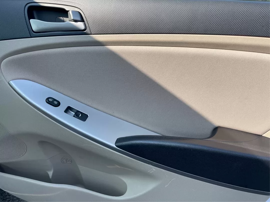 2017 Hyundai Accent SE 4-Door 6A (KMHCT4AE7HU) with an 1.6L L4 DOHC 16V engine, 6-Speed Automatic transmission, located at 1099 N County Rd 25A , Troy, OH, 45373, (937) 908-9800, 40.057079, -84.212883 - Are you searching for a reliable, budget-friendly vehicle that accommodates your busy lifestyle? Look no further than Advantage Car and Credit in Fairborn, OH! We specialize in providing top-notch used vehicles with flexible financing options tailored to fit your needs. Our 2017 Hyundai Accent SE is - Photo#19