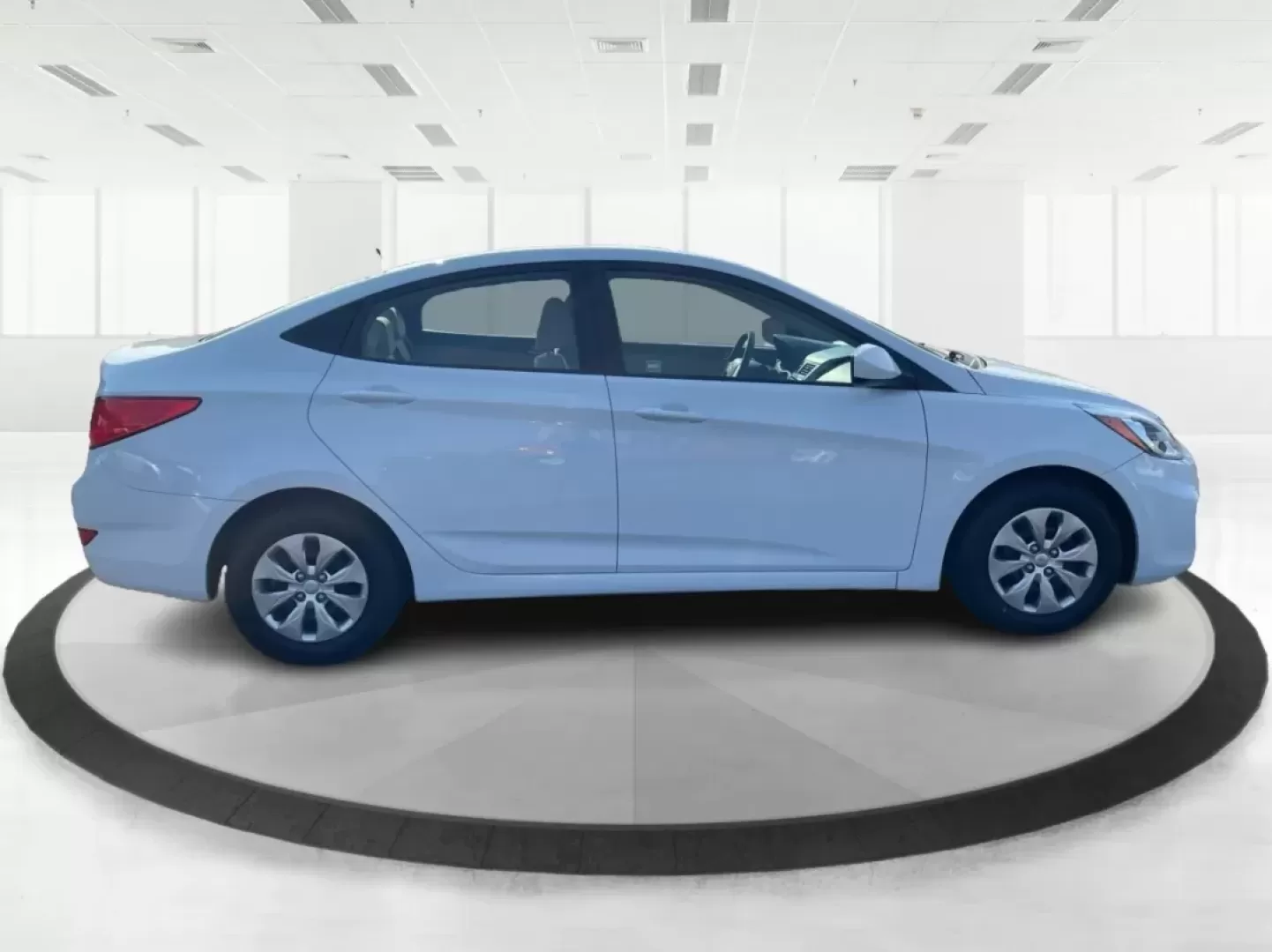 2017 Hyundai Accent SE 4-Door 6A (KMHCT4AE7HU) with an 1.6L L4 DOHC 16V engine, 6-Speed Automatic transmission, located at 8750 N County Rd 25A, Piqua, OH, 45356, (937) 908-9800, 40.164391, -84.232513 - Are you searching for a reliable, budget-friendly vehicle that accommodates your busy lifestyle? Look no further than Advantage Car and Credit in Fairborn, OH! We specialize in providing top-notch used vehicles with flexible financing options tailored to fit your needs. Our 2017 Hyundai Accent SE is - Photo#1