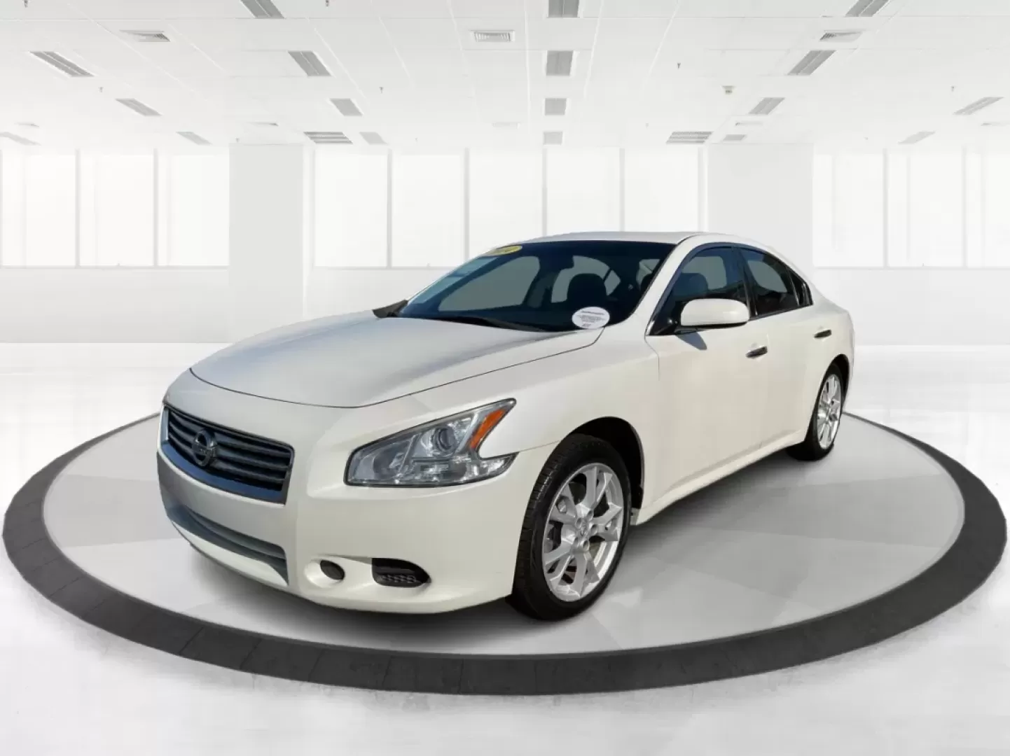 2014 Nissan Maxima 3.5 S (1N4AA5AP5EC) with an VQ 3.5L V-6 DOHC engine, located at 1184 Kauffman Ave, Fairborn, OH, 45324, (937) 908-9800, 39.807072, -84.030914 - **Experience Comfort and Style with the 2014 Nissan Maxima-Your Ideal Sedan for Everyday Adventures!**<br /> <br /> Are you looking for a reliable sedan that combines luxury, performance, and practicality? The 2014 Nissan Maxima, available now at Advantage Car and Credit in Fairborn, OH, is the perf - Photo#8