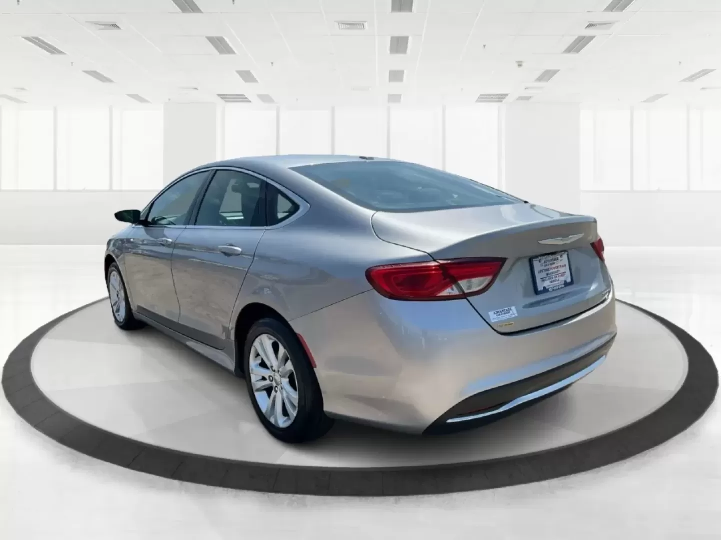 2016 Chrysler 200 Limited (1C3CCCABXGN) with an 2.4L L4 DOHC 16V engine, 9-Speed Automatic transmission, located at 1230 East Main St, Xenia, OH, 45385, (937) 908-9800, 39.688026, -83.910172 - Are you in the market for a reliable sedan that effortlessly combines comfort, style, and functionality? Look no further than this 2016 Chrysler 200 Limited, available now at Advantage Car and Credit in Fairborn, OH. Perfect for budget-conscious buyers, this sedan is a fantastic choice for daily com - Photo#4