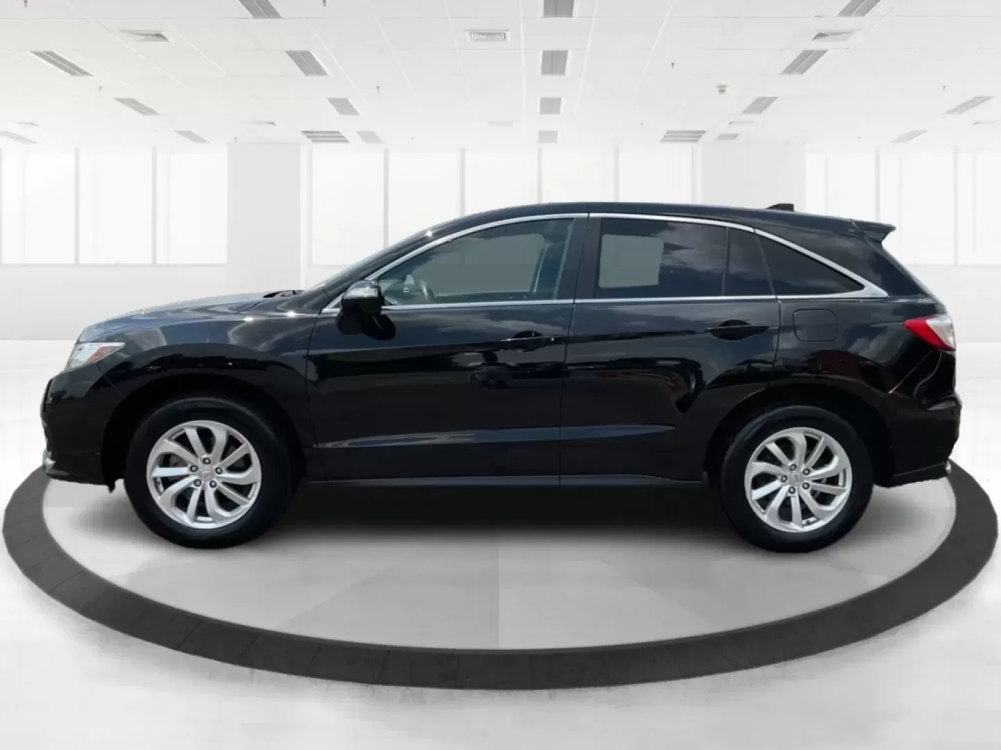 2018 Acura RDX AcuraWatch Plus Package (5J8TB4H34JL) with an 3.5L V-6 i-VTEC variable valve control engine, located at 1184 Kauffman Ave, Fairborn, OH, 45324, (937) 908-9800, 39.807072, -84.030914 - **Elevate Your Commute and Family Adventures with the 2018 Acura RDX at Advantage Car and Credit!**<br /> <br /> Are you in search of a versatile vehicle that promises both comfort and style for your daily commutes or family escapades? Look no further than the stunning 2018 Acura RDX, available at A - Photo#5