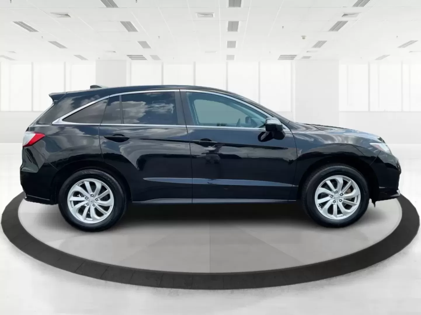 2018 Acura RDX AcuraWatch Plus Package (5J8TB4H34JL) with an 3.5L V-6 i-VTEC variable valve control engine, located at 1230 East Main St, Xenia, OH, 45385, (937) 908-9800, 39.688026, -83.910172 - **Elevate Your Commute and Family Adventures with the 2018 Acura RDX at Advantage Car and Credit!**<br /> <br /> Are you in search of a versatile vehicle that promises both comfort and style for your daily commutes or family escapades? Look no further than the stunning 2018 Acura RDX, available at A - Photo#1