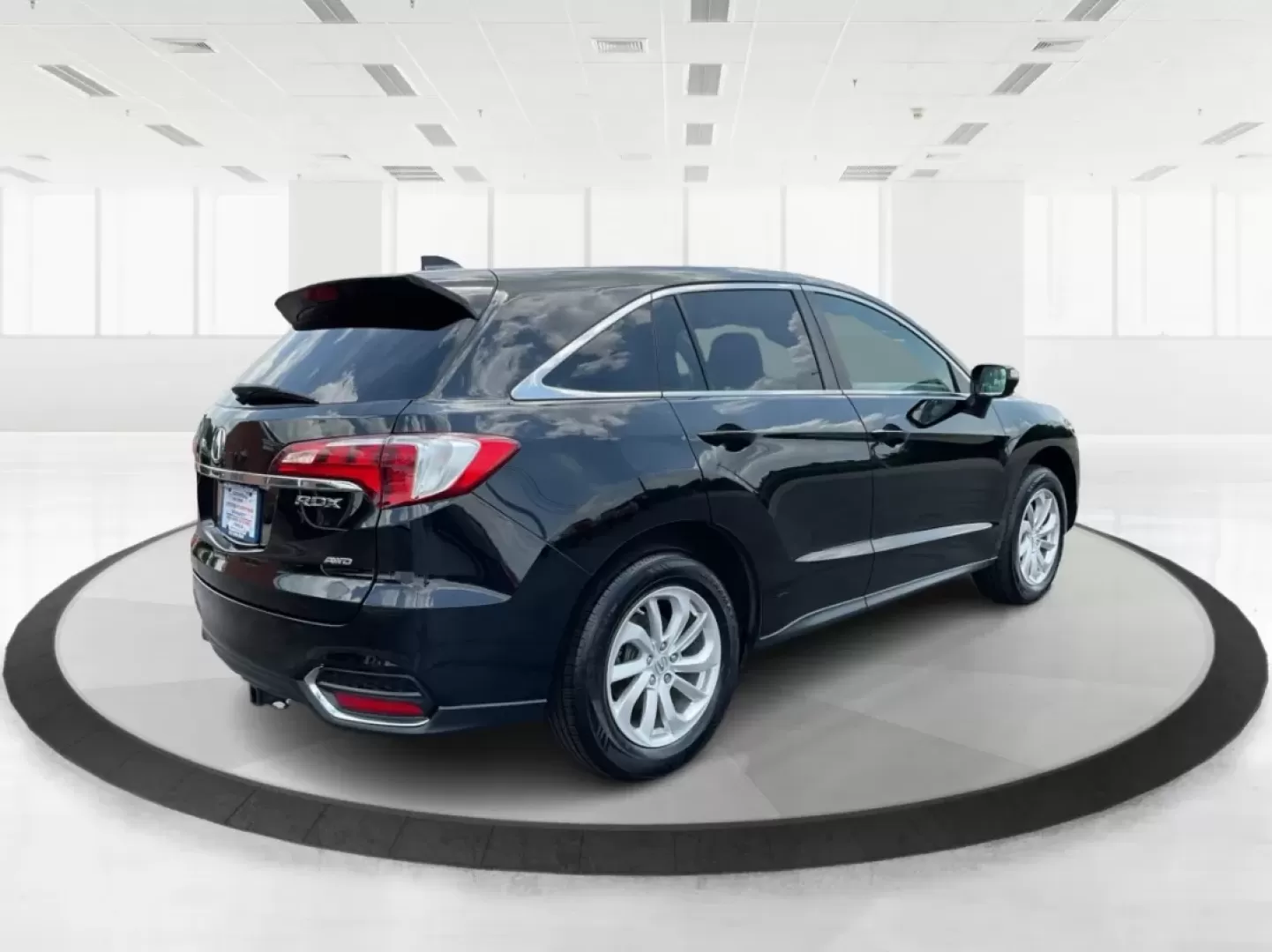 2018 Acura RDX AcuraWatch Plus Package (5J8TB4H34JL) with an 3.5L V-6 i-VTEC variable valve control engine, located at 1230 East Main St, Xenia, OH, 45385, (937) 908-9800, 39.688026, -83.910172 - **Elevate Your Commute and Family Adventures with the 2018 Acura RDX at Advantage Car and Credit!**<br /> <br /> Are you in search of a versatile vehicle that promises both comfort and style for your daily commutes or family escapades? Look no further than the stunning 2018 Acura RDX, available at A - Photo#2