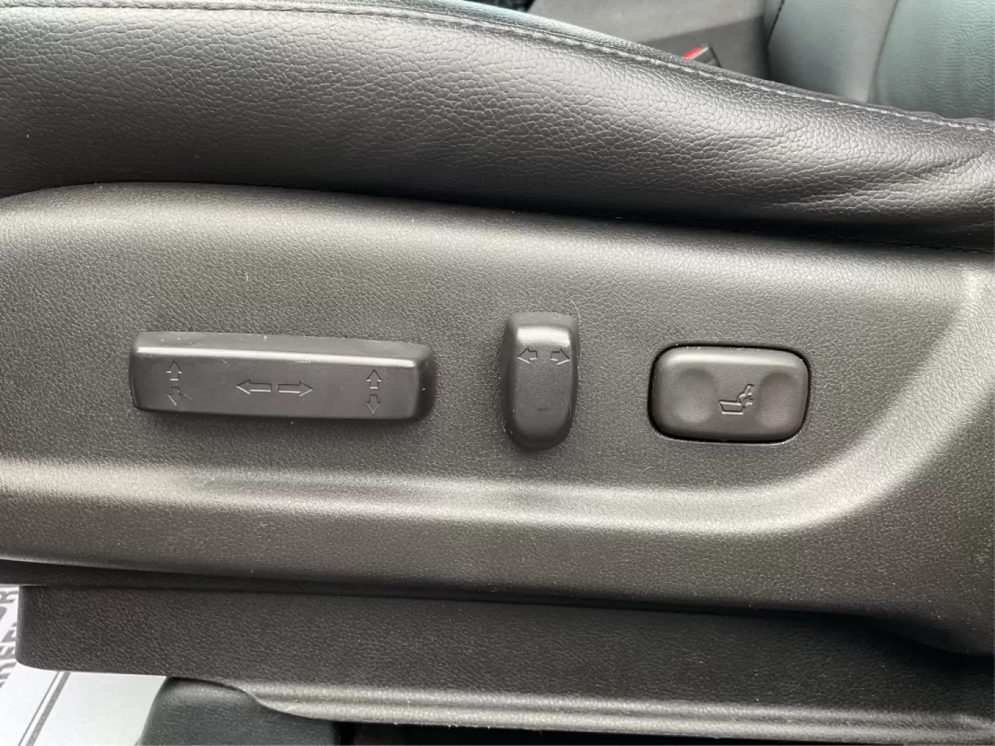 2018 Acura RDX AcuraWatch Plus Package (5J8TB4H34JL) with an 3.5L V-6 i-VTEC variable valve control engine, located at 1230 East Main St, Xenia, OH, 45385, (937) 908-9800, 39.688026, -83.910172 - **Elevate Your Commute and Family Adventures with the 2018 Acura RDX at Advantage Car and Credit!**<br /> <br /> Are you in search of a versatile vehicle that promises both comfort and style for your daily commutes or family escapades? Look no further than the stunning 2018 Acura RDX, available at A - Photo#17