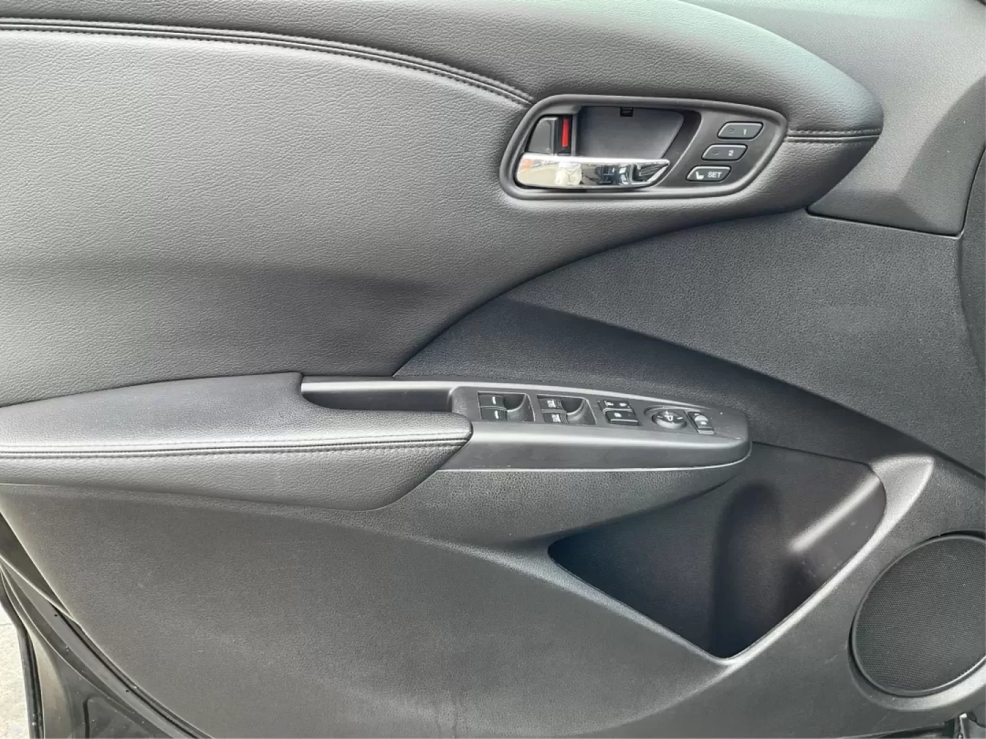 2018 Acura RDX AcuraWatch Plus Package (5J8TB4H34JL) with an 3.5L V-6 i-VTEC variable valve control engine, located at 1230 East Main St, Xenia, OH, 45385, (937) 908-9800, 39.688026, -83.910172 - **Elevate Your Commute and Family Adventures with the 2018 Acura RDX at Advantage Car and Credit!**<br /> <br /> Are you in search of a versatile vehicle that promises both comfort and style for your daily commutes or family escapades? Look no further than the stunning 2018 Acura RDX, available at A - Photo#18