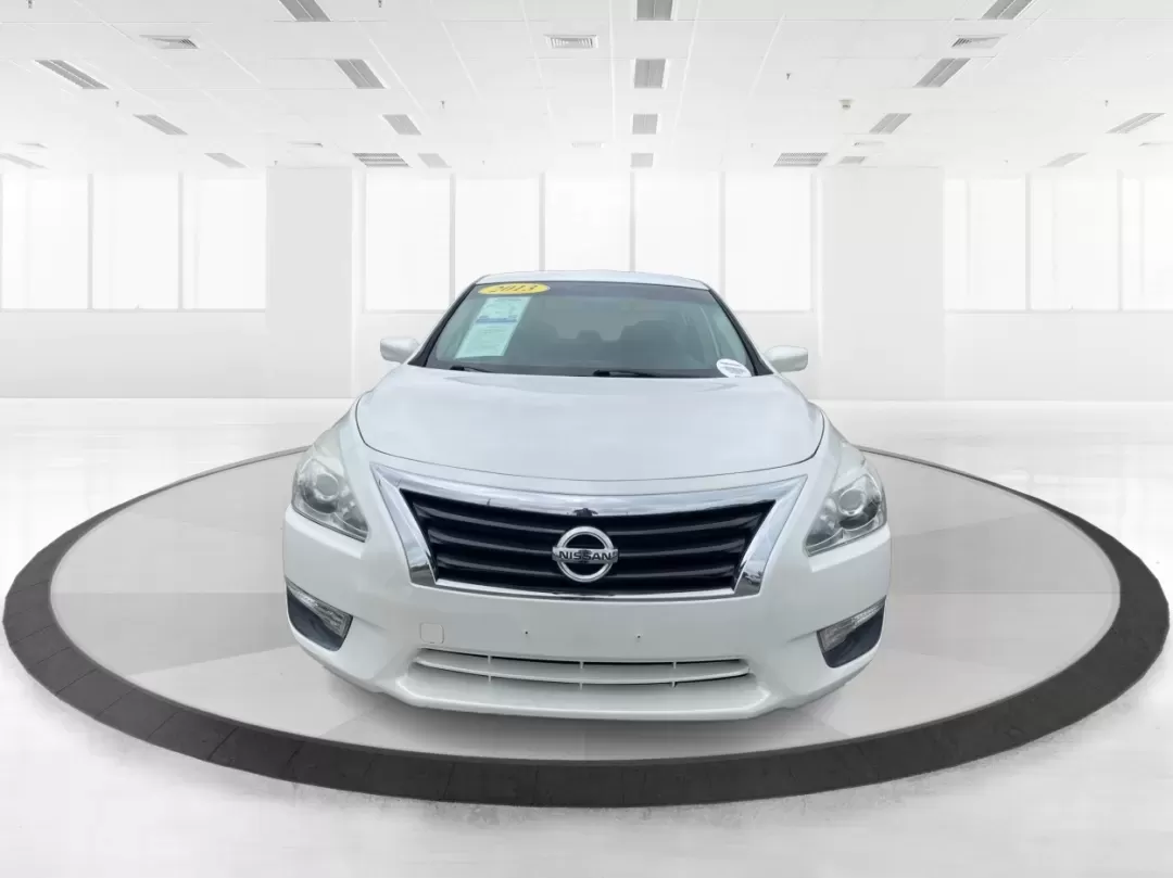 2013 Nissan Altima 2.5 S (1N4AL3APXDC) with an 2.5L I-4 DOHC engine, located at 1230 East Main St, Xenia, OH, 45385, (937) 908-9800, 39.688026, -83.910172 - **Experience the Ultimate Blend of Comfort and Reliability with the 2013 Nissan Altima 2.5 S Perfect for Your Lifestyle!**<br /> <br /> Are you in search of a vehicle that effortlessly balances daily commuting and weekend getaways? Look no further than this stunning 2013 Nissan Altima 2.5 S, now av - Photo#7