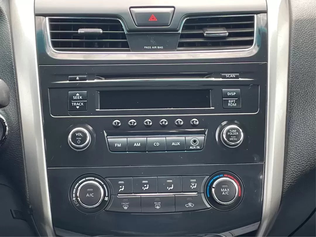 2013 Nissan Altima 2.5 S (1N4AL3APXDC) with an 2.5L I-4 DOHC engine, located at 1230 East Main St, Xenia, OH, 45385, (937) 908-9800, 39.688026, -83.910172 - **Experience the Ultimate Blend of Comfort and Reliability with the 2013 Nissan Altima 2.5 S Perfect for Your Lifestyle!**<br /> <br /> Are you in search of a vehicle that effortlessly balances daily commuting and weekend getaways? Look no further than this stunning 2013 Nissan Altima 2.5 S, now av - Photo#13