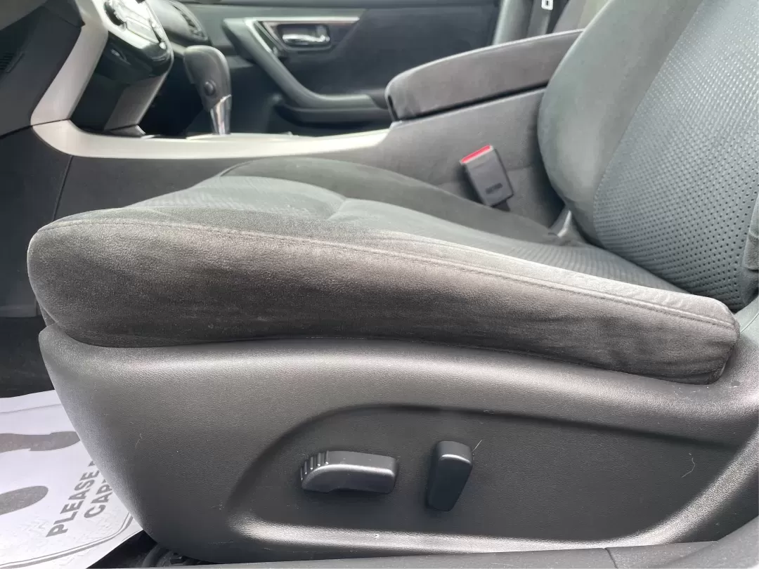 2013 Nissan Altima 2.5 S (1N4AL3APXDC) with an 2.5L I-4 DOHC engine, located at 1230 East Main St, Xenia, OH, 45385, (937) 908-9800, 39.688026, -83.910172 - **Experience the Ultimate Blend of Comfort and Reliability with the 2013 Nissan Altima 2.5 S Perfect for Your Lifestyle!**<br /> <br /> Are you in search of a vehicle that effortlessly balances daily commuting and weekend getaways? Look no further than this stunning 2013 Nissan Altima 2.5 S, now av - Photo#18