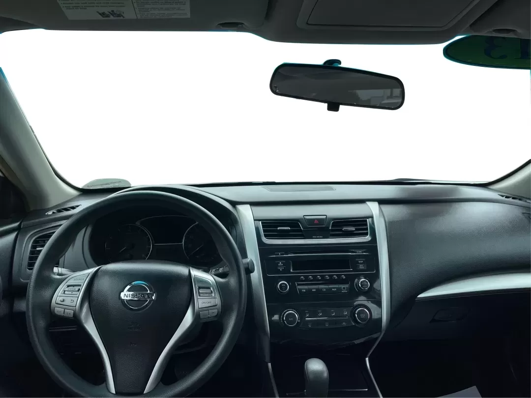 2013 Nissan Altima 2.5 S (1N4AL3APXDC) with an 2.5L I-4 DOHC engine, located at 1230 East Main St, Xenia, OH, 45385, (937) 908-9800, 39.688026, -83.910172 - **Experience the Ultimate Blend of Comfort and Reliability with the 2013 Nissan Altima 2.5 S Perfect for Your Lifestyle!**<br /> <br /> Are you in search of a vehicle that effortlessly balances daily commuting and weekend getaways? Look no further than this stunning 2013 Nissan Altima 2.5 S, now av - Photo#21