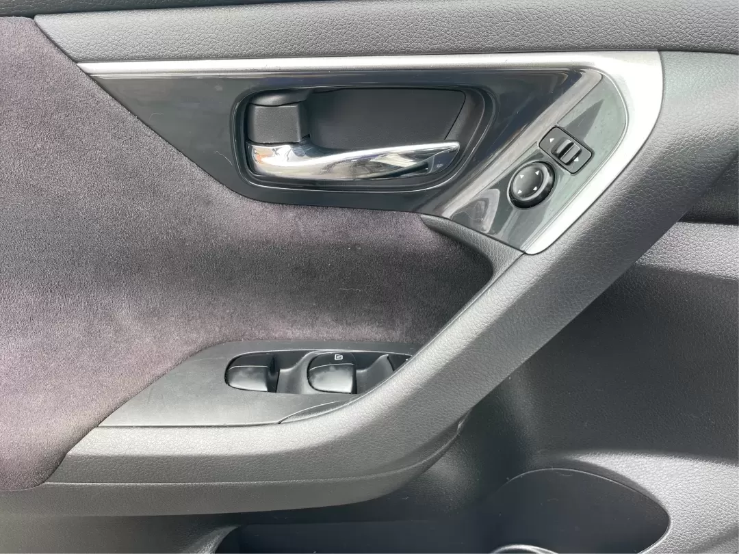 2013 Nissan Altima 2.5 S (1N4AL3APXDC) with an 2.5L I-4 DOHC engine, located at 8750 N County Rd 25A, Piqua, OH, 45356, (937) 908-9800, 40.164391, -84.232513 - 2013 Nissan Altima 2.5 S - Photo#19