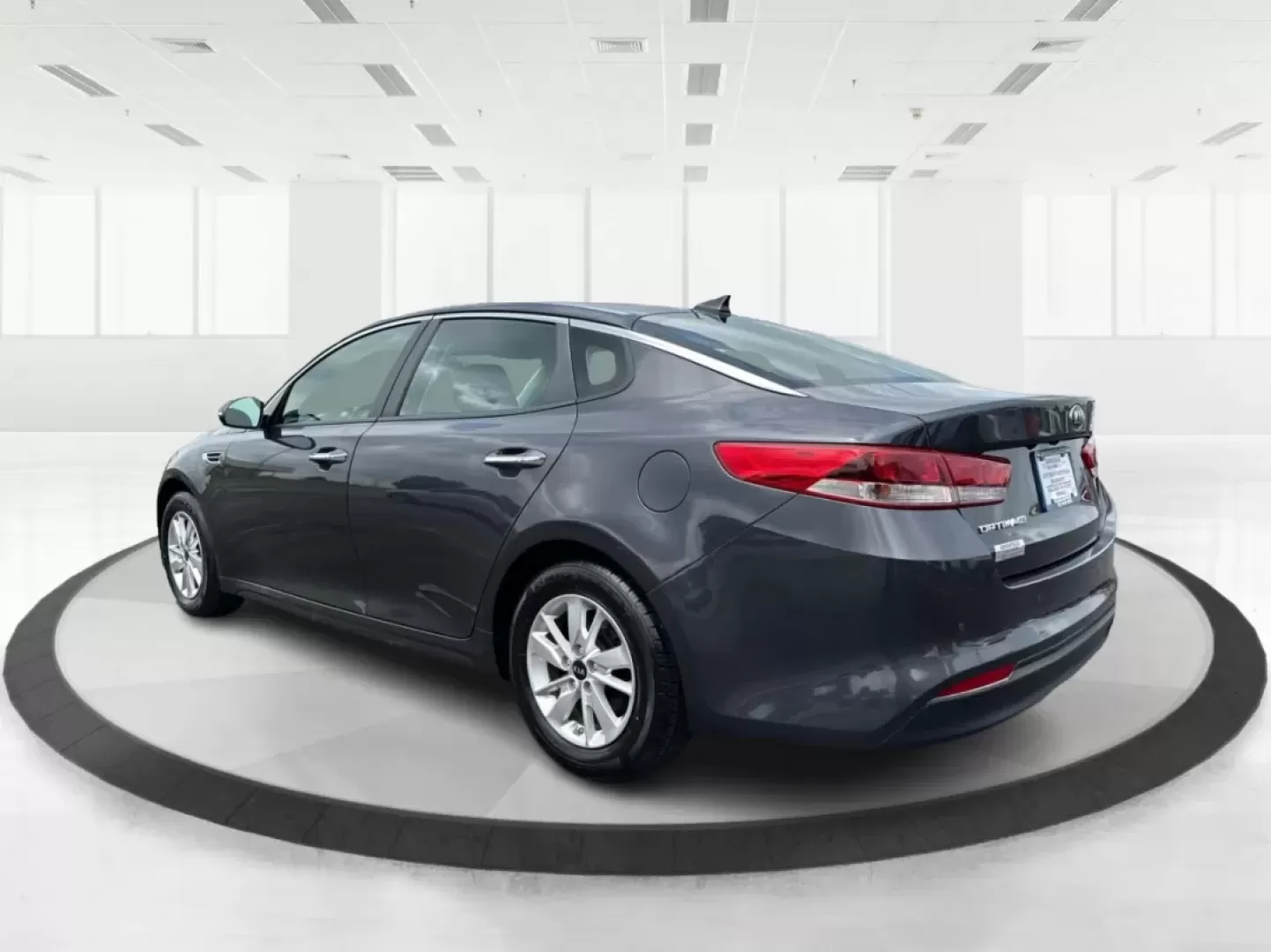 2018 Kia Optima LX (KNAGT4L33J5) with an Theta II 2.4L I-4 gasoline direct injection engine, located at 1099 N County Rd 25A , Troy, OH, 45373, (937) 908-9800, 40.057079, -84.212883 - **Experience the Perfect Blend of Style and Comfort with the 2018 Kia Optima LX at Advantage Car and Credit!**<br /> <br /> Are you searching for a reliable sedan that fits seamlessly into your busy lifestyle? Look no further! The 2018 Kia Optima LX is not just a means of transportation; it's your p - Photo#4