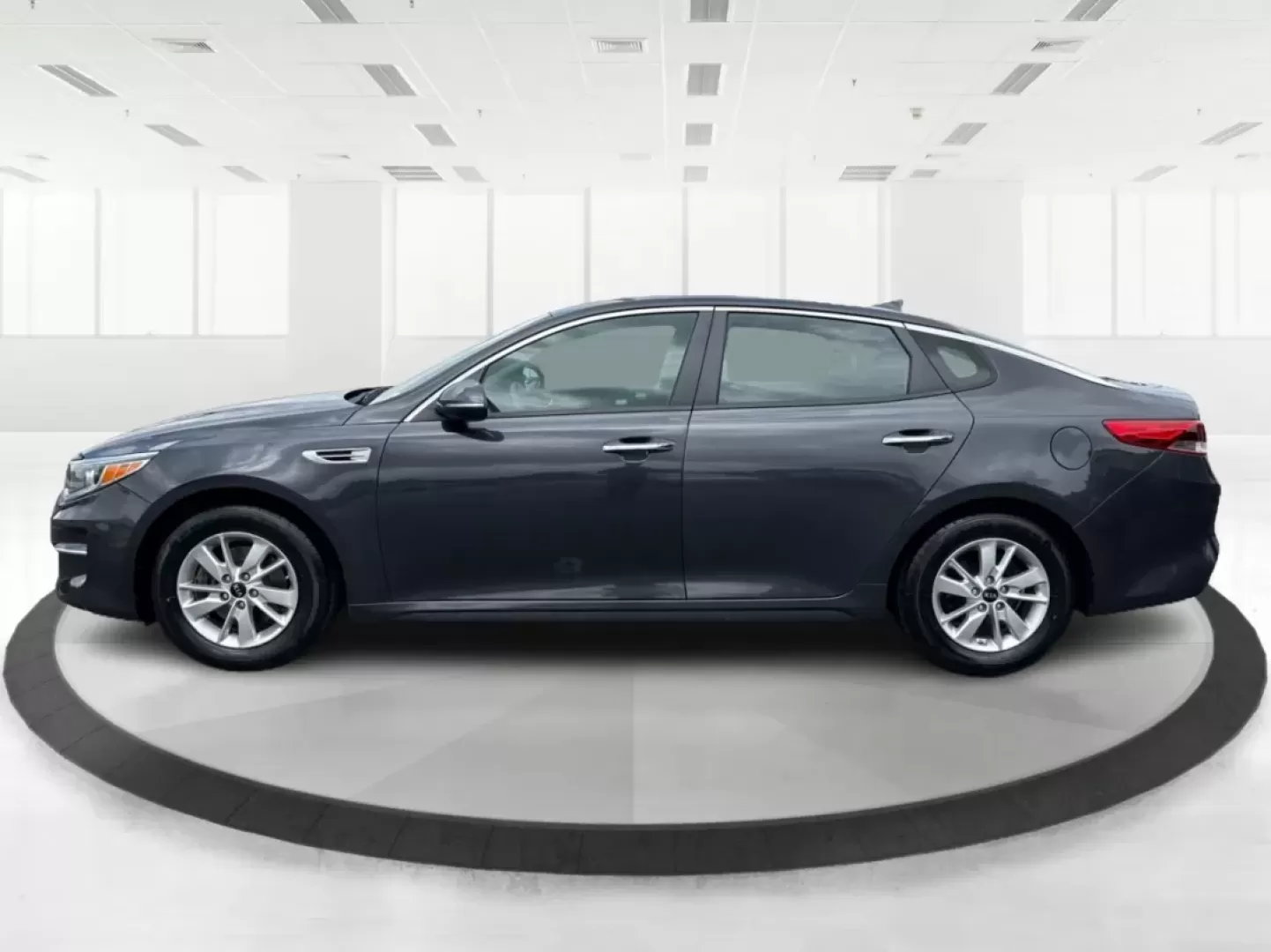 2018 Kia Optima LX (KNAGT4L33J5) with an Theta II 2.4L I-4 gasoline direct injection engine, located at 1099 N County Rd 25A , Troy, OH, 45373, (937) 908-9800, 40.057079, -84.212883 - **Experience the Perfect Blend of Style and Comfort with the 2018 Kia Optima LX at Advantage Car and Credit!**<br /> <br /> Are you searching for a reliable sedan that fits seamlessly into your busy lifestyle? Look no further! The 2018 Kia Optima LX is not just a means of transportation; it's your p - Photo#5
