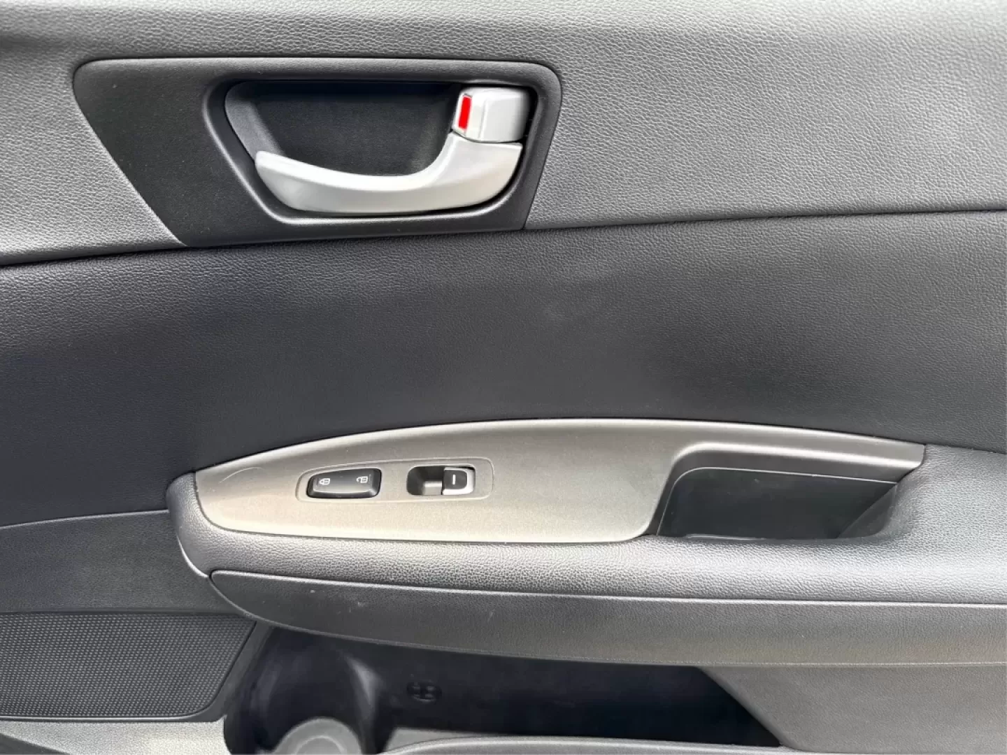 2018 Kia Optima LX (KNAGT4L33J5) with an Theta II 2.4L I-4 gasoline direct injection engine, located at 1099 N County Rd 25A , Troy, OH, 45373, (937) 908-9800, 40.057079, -84.212883 - **Experience the Perfect Blend of Style and Comfort with the 2018 Kia Optima LX at Advantage Car and Credit!**<br /> <br /> Are you searching for a reliable sedan that fits seamlessly into your busy lifestyle? Look no further! The 2018 Kia Optima LX is not just a means of transportation; it's your p - Photo#20