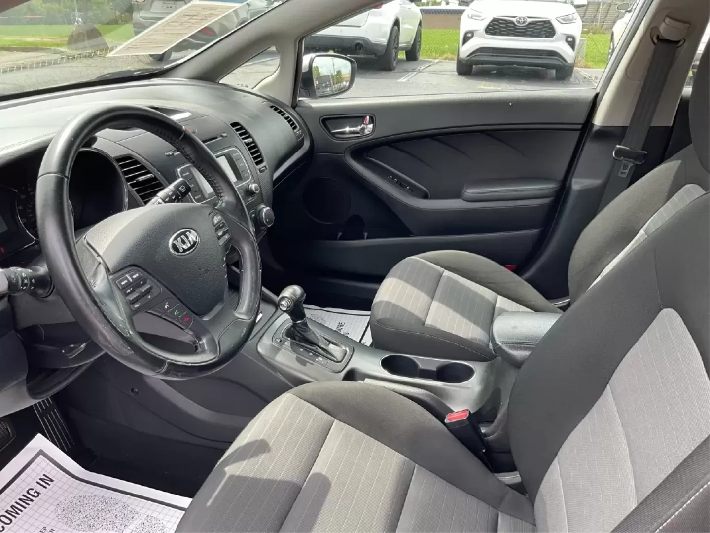 2014 Kia Forte EX (KNAFX5A88E5) with an 2L I-4 gasoline direct injection engine, located at 4508 South Dixie Dr, Moraine, OH, 45439, (937) 908-9800, 39.689976, -84.218452 - **Discover Your Next Adventure with the 2014 Kia Forte EX at Advantage Car and Credit!**<br /> <br /> Are you ready to elevate your daily commute or embark on weekend adventures? The 2014 Kia Forte EX is the perfect companion, whether you're navigating the bustling streets of Fairborn, OH, or hittin - Photo#9