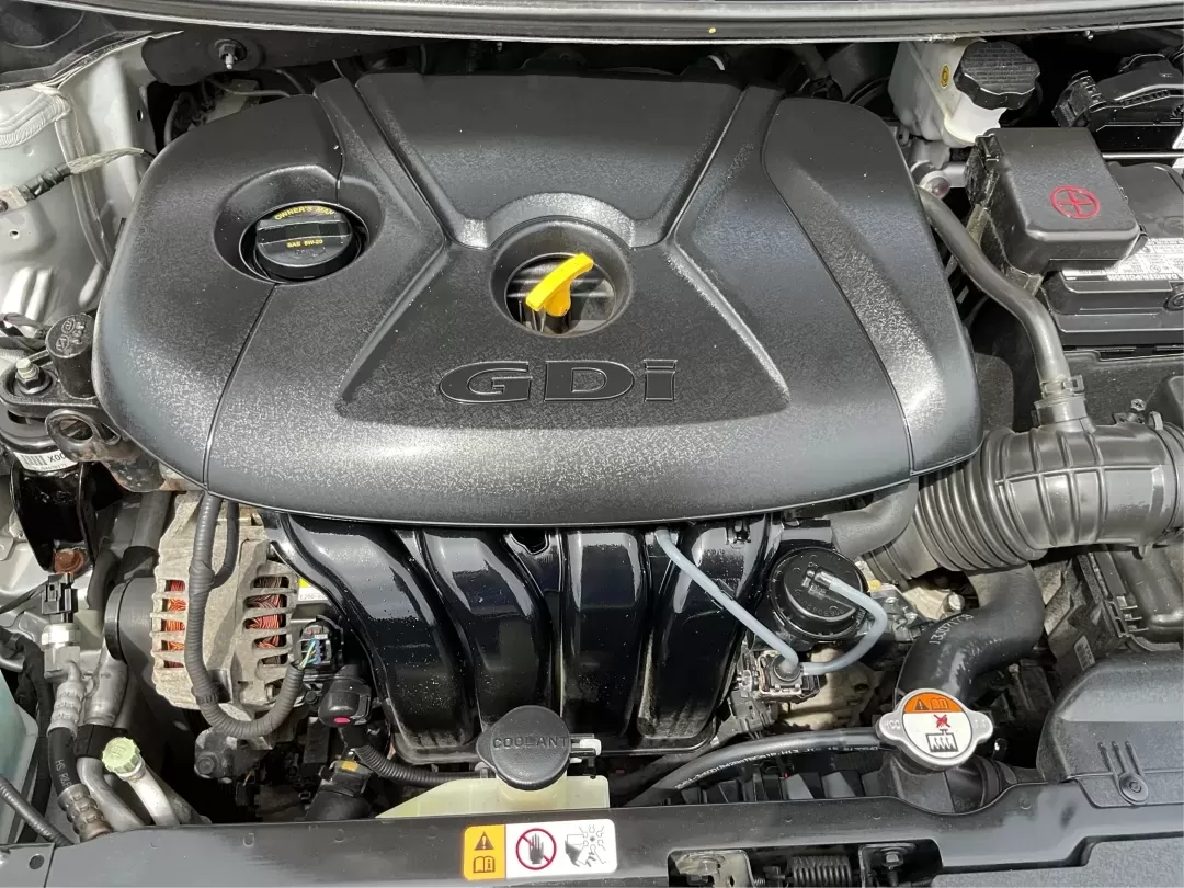 2014 Kia Forte EX (KNAFX5A88E5) with an 2L I-4 gasoline direct injection engine, located at 4508 South Dixie Dr, Moraine, OH, 45439, (937) 908-9800, 39.689976, -84.218452 - **Discover Your Next Adventure with the 2014 Kia Forte EX at Advantage Car and Credit!**<br /> <br /> Are you ready to elevate your daily commute or embark on weekend adventures? The 2014 Kia Forte EX is the perfect companion, whether you're navigating the bustling streets of Fairborn, OH, or hittin - Photo#11