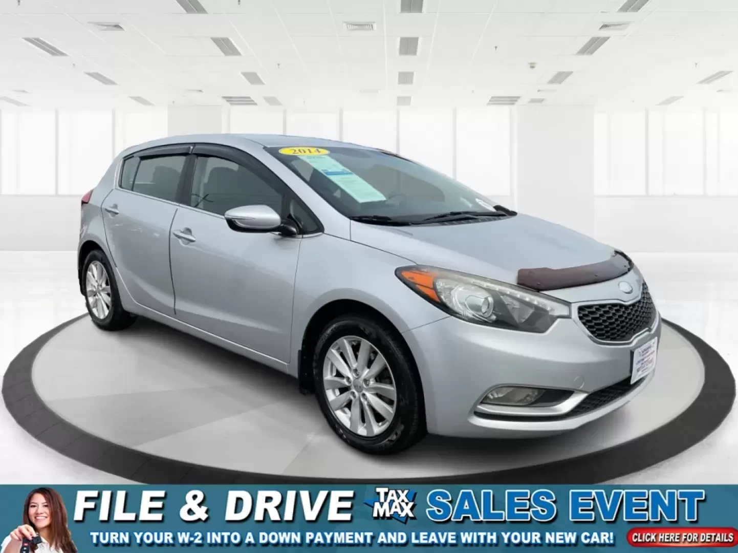 2014 Kia Forte EX (KNAFX5A88E5) with an 2L I-4 gasoline direct injection engine, 6-Speed Automatic transmission, located at 401 Woodman Dr, Riverside, OH, 45431, (937) 908-9800, 39.760899, -84.123421 - **Discover Your Next Adventure with the 2014 Kia Forte EX at Advantage Car and Credit!**<br /> <br /> Are you ready to elevate your daily commute or embark on weekend adventures? The 2014 Kia Forte EX is the perfect companion, whether you're navigating the bustling streets of Fairborn, OH, or hittin - Photo#0