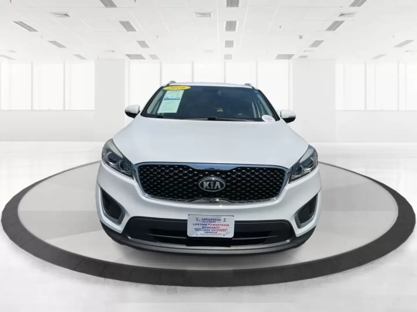 2016 Kia Sorento 2.4L LX (5XYPGDA34GG) with an 2.4L I-4 gasoline direct injection engine, located at 401 Woodman Dr, Riverside, OH, 45431, (937) 908-9800, 39.760899, -84.123421 - **Adventure Awaits: Drive Home This 2016 Kia Sorento from Advantage Car and Credit!**<br /> <br /> Are you searching for the perfect vehicle that effortlessly combines style, comfort, and the ability to tackle any adventure? Look no further than this stunning **2016 Kia Sorento 2.4L LX**! Whether yo - Photo#7