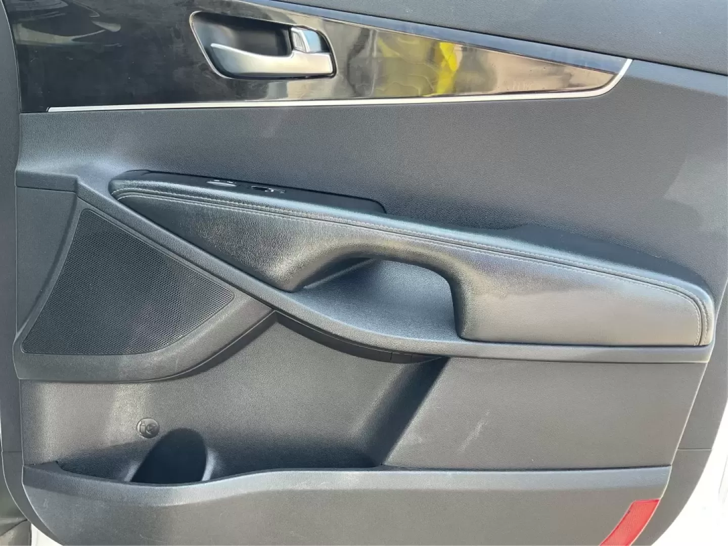 2016 Kia Sorento 2.4L LX (5XYPGDA34GG) with an 2.4L I-4 gasoline direct injection engine, located at 401 Woodman Dr, Riverside, OH, 45431, (937) 908-9800, 39.760899, -84.123421 - **Adventure Awaits: Drive Home This 2016 Kia Sorento from Advantage Car and Credit!**<br /> <br /> Are you searching for the perfect vehicle that effortlessly combines style, comfort, and the ability to tackle any adventure? Look no further than this stunning **2016 Kia Sorento 2.4L LX**! Whether yo - Photo#19