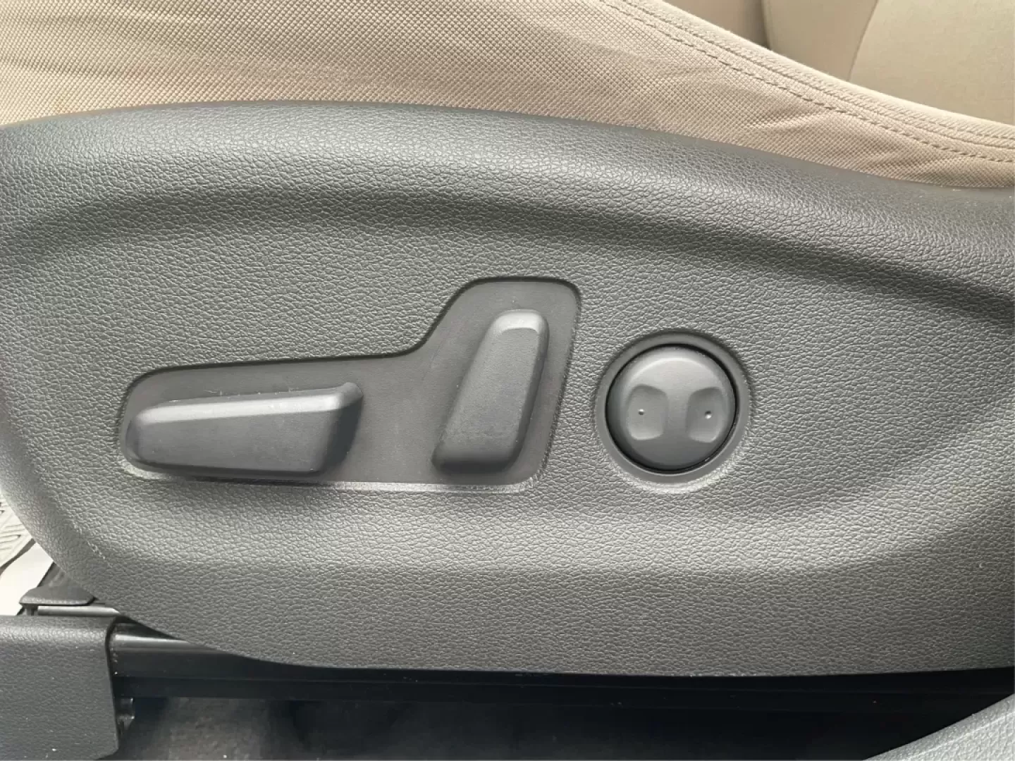 2017 Hyundai Tucson Sport (KM8J3CA29HU) with an 1.6L I-4 gasoline direct injection engine, located at 1951 S Dayton Lakeview Rd., New Carlisle, OH, 45344, (937) 908-9800, 39.890999, -84.050255 - **Discover Adventure in the 2017 Hyundai Tucson: Your Ideal SUV for Every Journey!**<br /> <br /> Are you ready to elevate your driving experience? The 2017 Hyundai Tucson in striking Ruby Wine is here, tailored for those who crave versatility and reliability in their daily adventures. Whether you'r - Photo#17