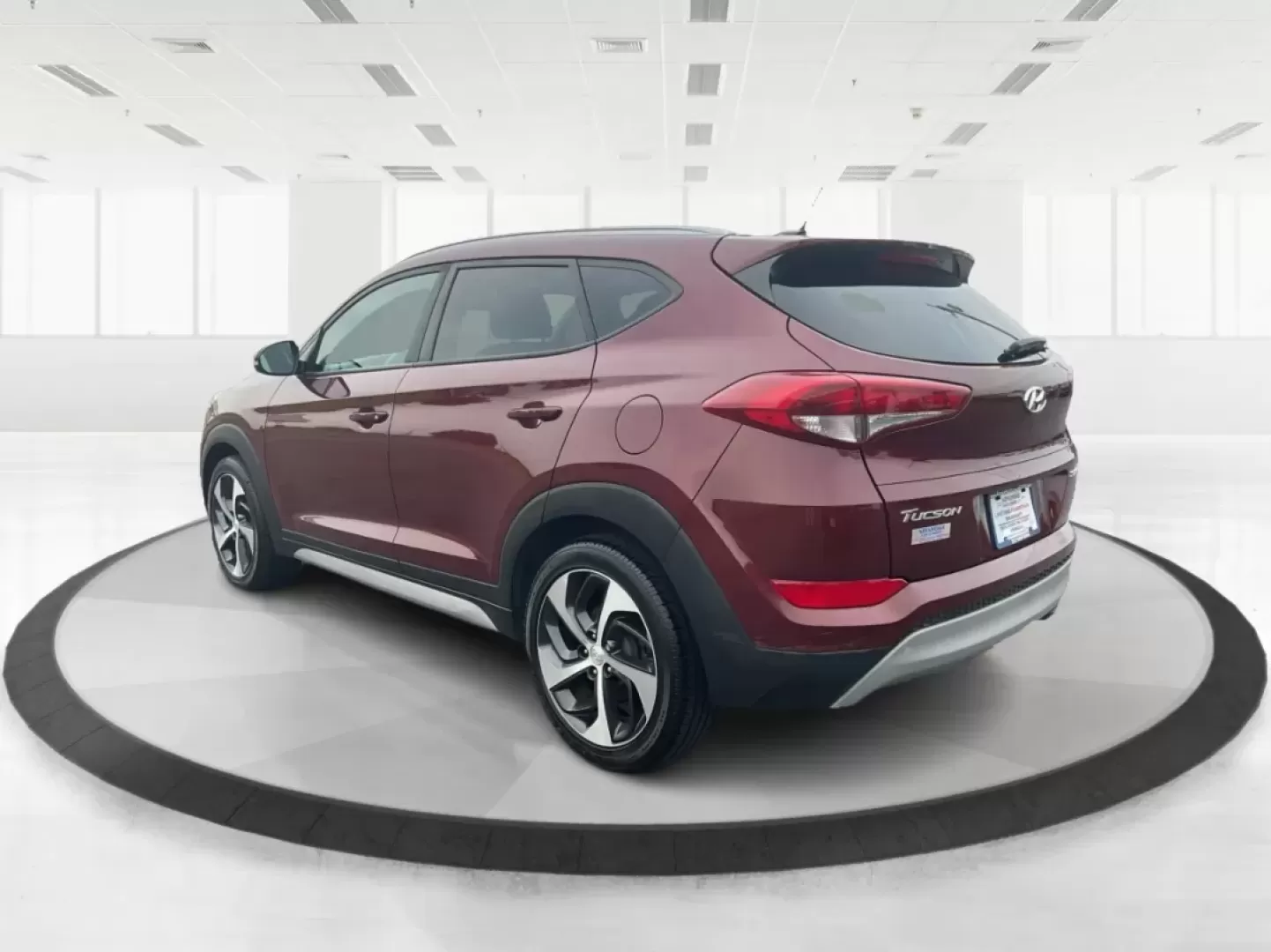 2017 Hyundai Tucson Sport (KM8J3CA29HU) with an 1.6L I-4 gasoline direct injection engine, located at 401 Woodman Dr, Riverside, OH, 45431, (937) 908-9800, 39.760899, -84.123421 - **Discover Adventure in the 2017 Hyundai Tucson: Your Ideal SUV for Every Journey!**<br /> <br /> Are you ready to elevate your driving experience? The 2017 Hyundai Tucson in striking Ruby Wine is here, tailored for those who crave versatility and reliability in their daily adventures. Whether you'r - Photo#4